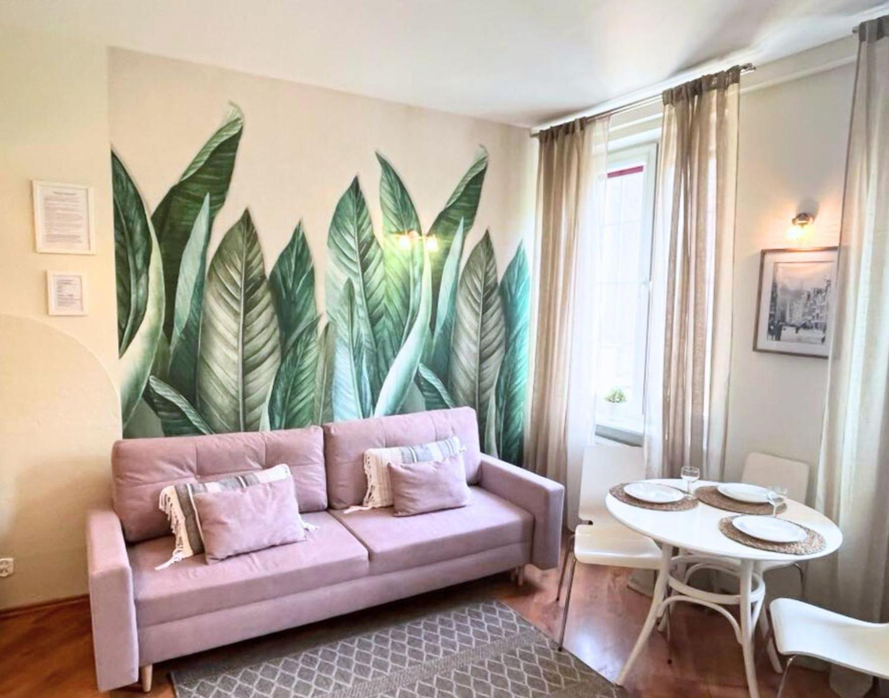 Apartament Kameralny 12 *